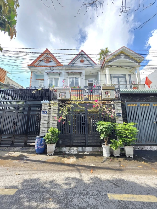 Bán nhà 1 trệt 1 lầu 127,3m² 5 tỷ 5 Dĩ An