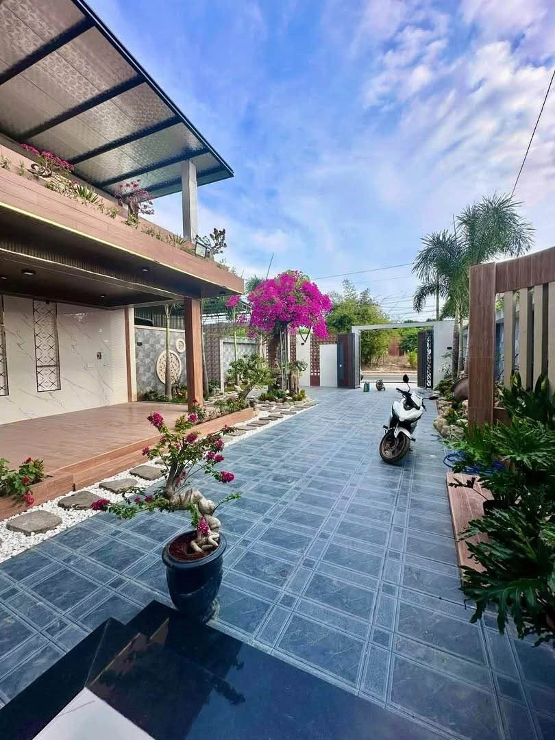 Bán villa mặt tiền 400m2, 3PN, 5 tỷ 800 Long Hải - Ảnh thu nhỏ 2