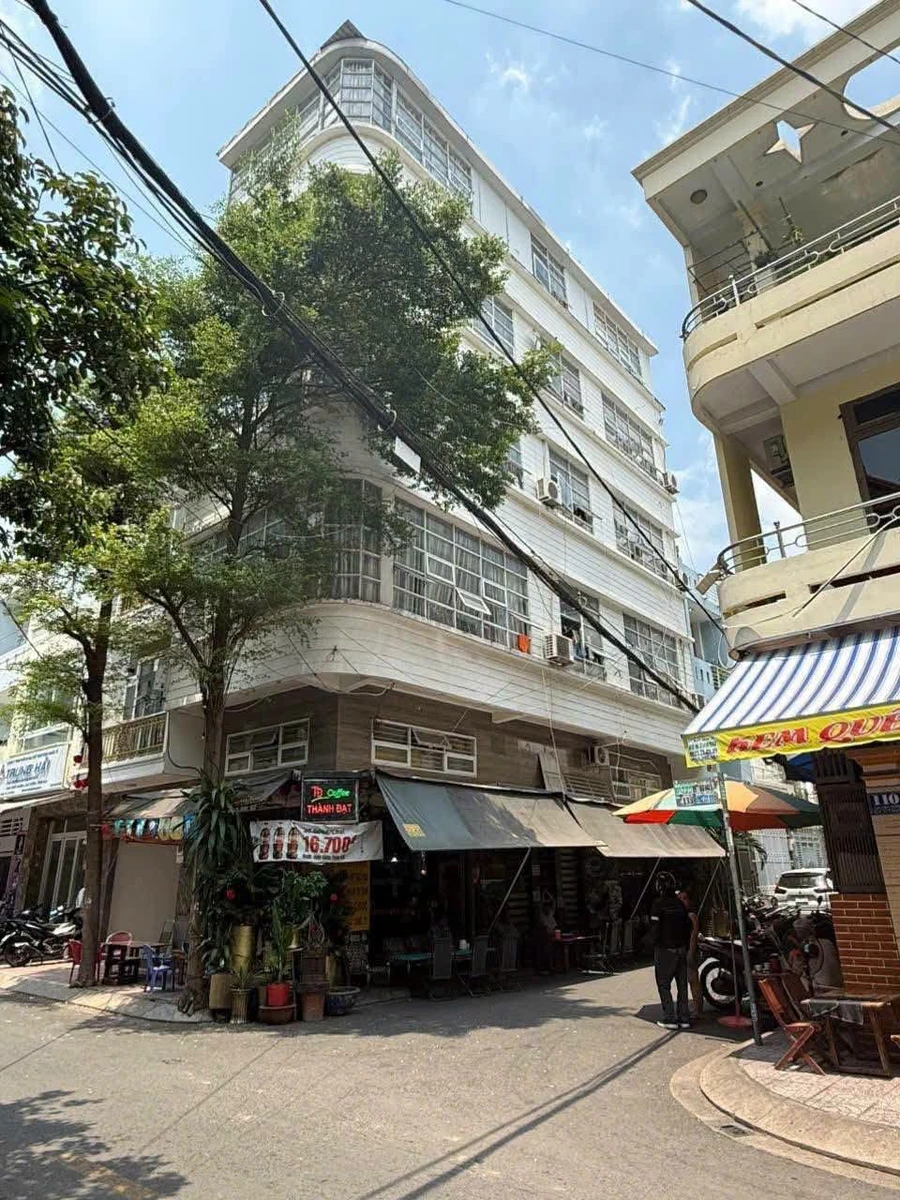Bán tòa nhà 6 tầng góc 2 mặt tiền đường Ca Văn Thỉnh, Phường 13, Tân Bình, giá 16 tỷ - Ảnh 1