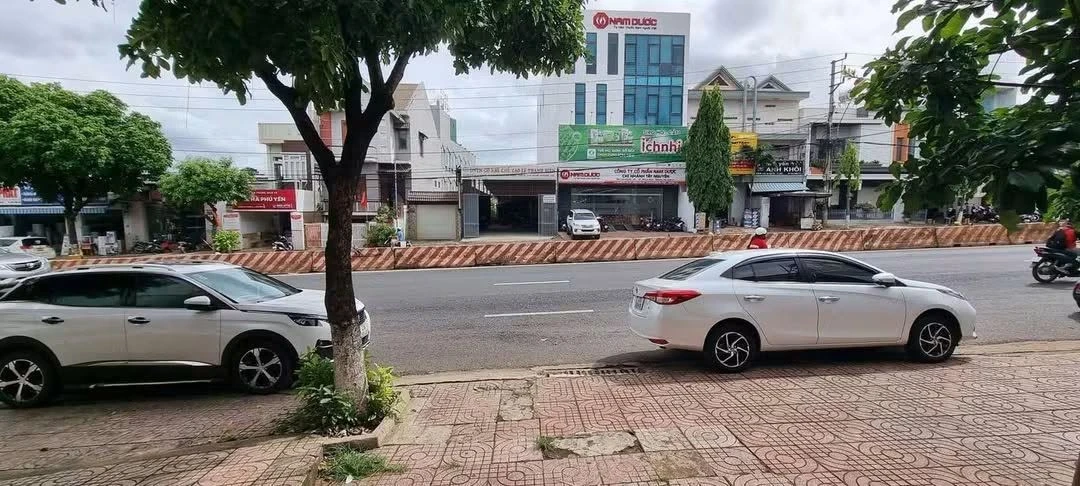 Bán nhà mặt tiền Nguyễn Văn Cừ 100m² 5,6 tỷ - Ảnh 1