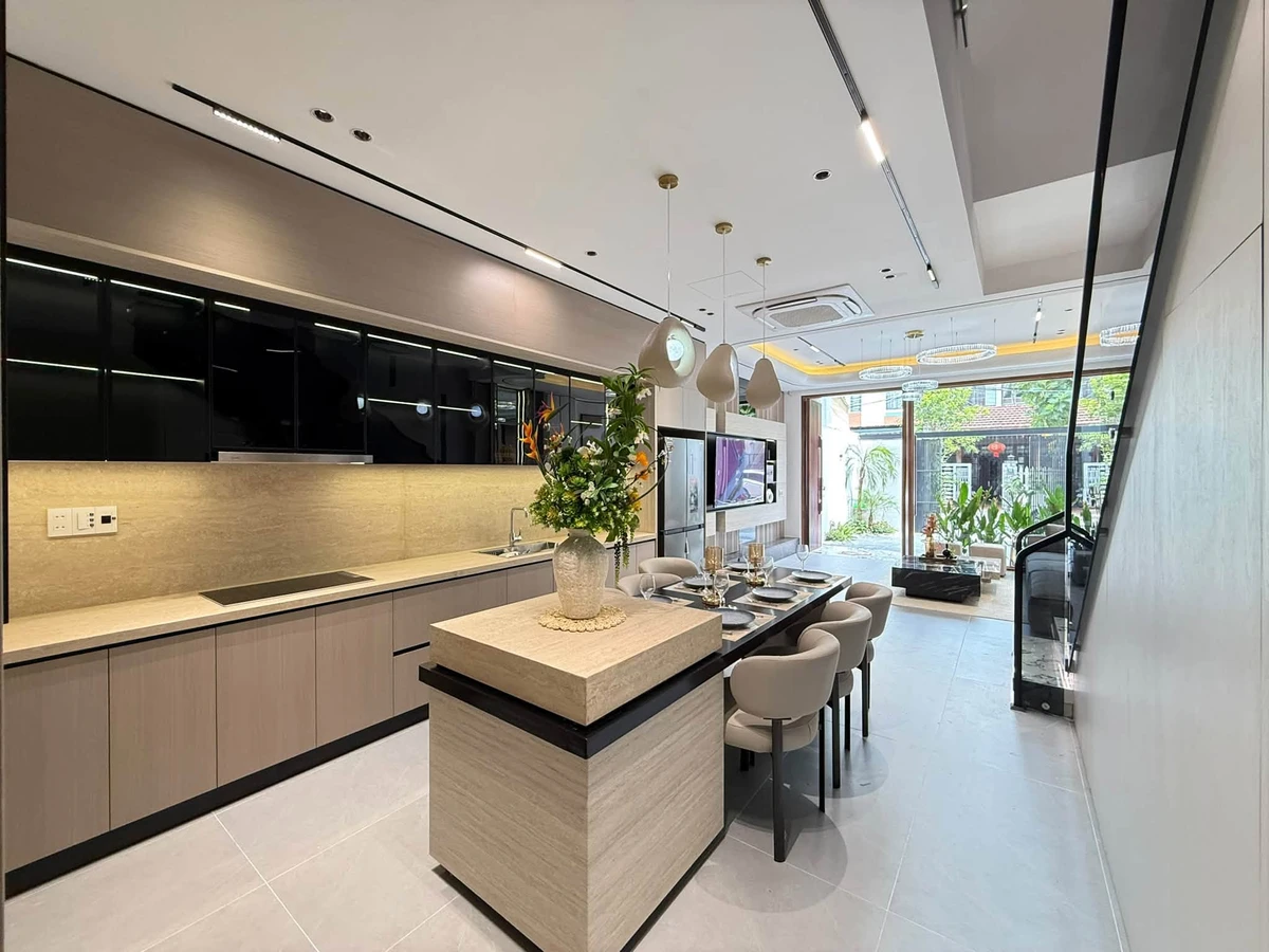 Nhà 3 tầng mặt tiền Hòa Xuân 100m2, dòng tiền 35tr/tháng - Ảnh thu nhỏ 5