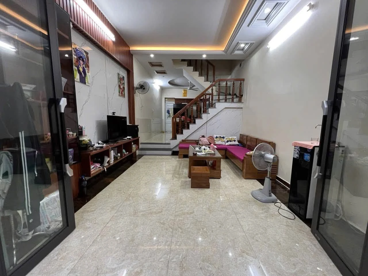 Bán nhà mặt tiền ô tô đỗ cửa 45m², trung tâm, giá 3 tỷ - Ảnh 1