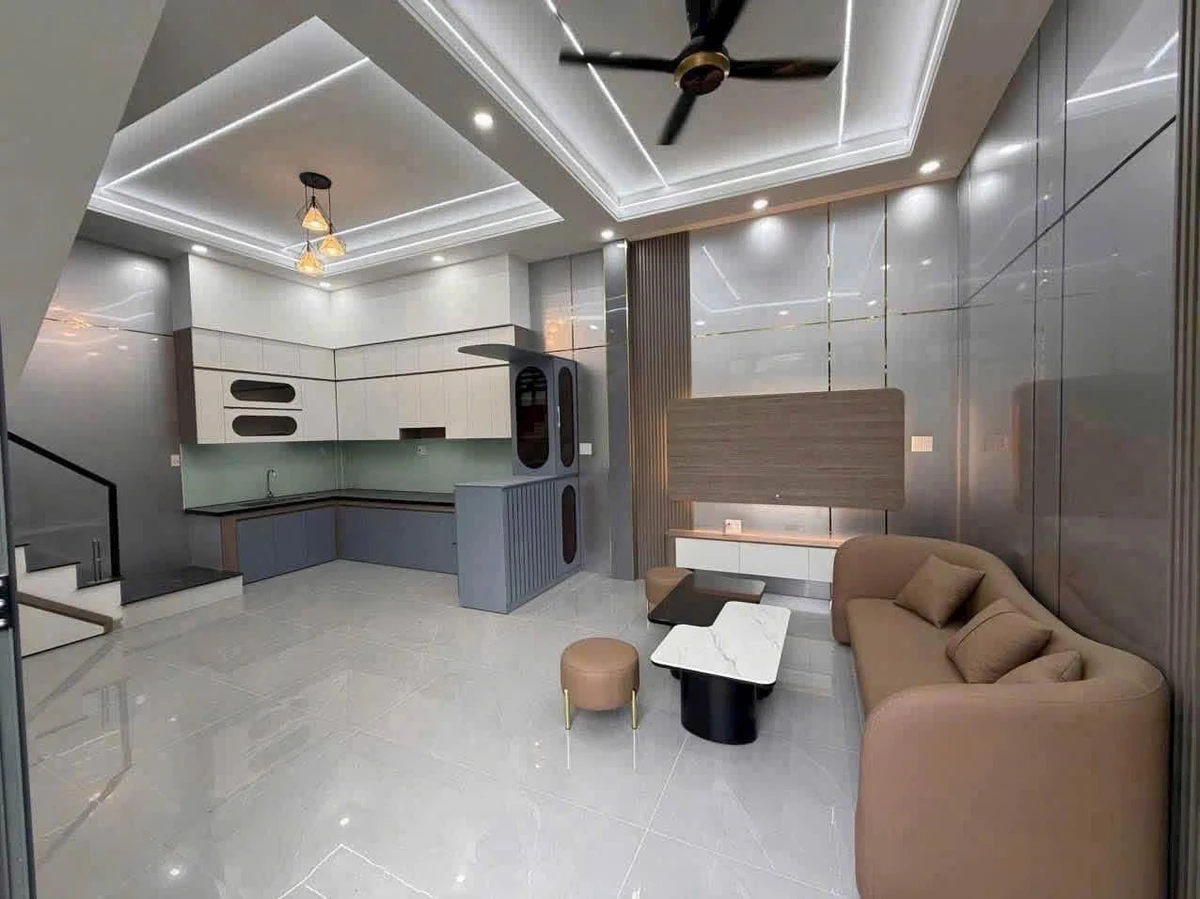 Bán nhà 1 trệt 1 lầu 60m² Bửu Hoà, giá 2 tỷ 890 triệu - Ảnh thu nhỏ 2