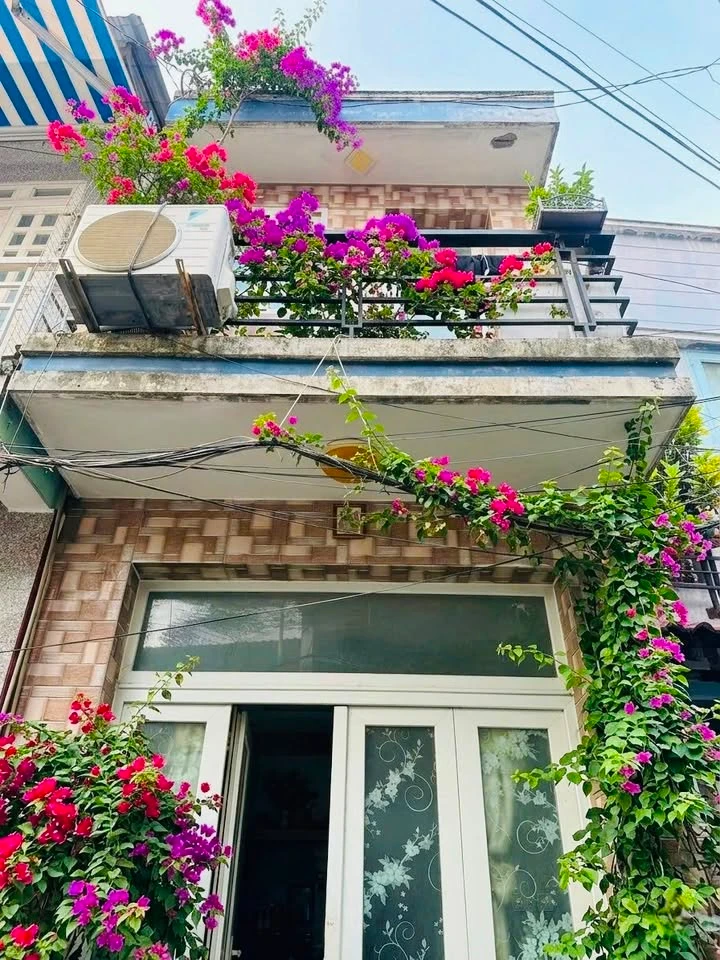 Bán nhà hẻm 3 tầng 25m² Bến Vân Đồn, Quận 4, giá 3,55 tỷ - Ảnh 1