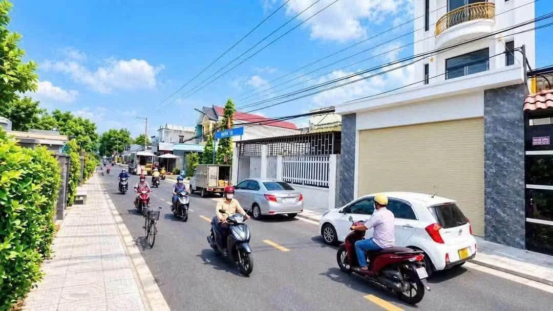 Bán đất mặt tiền Nguyễn Công Trứ 185m² Đông Hòa - Ảnh thu nhỏ 2