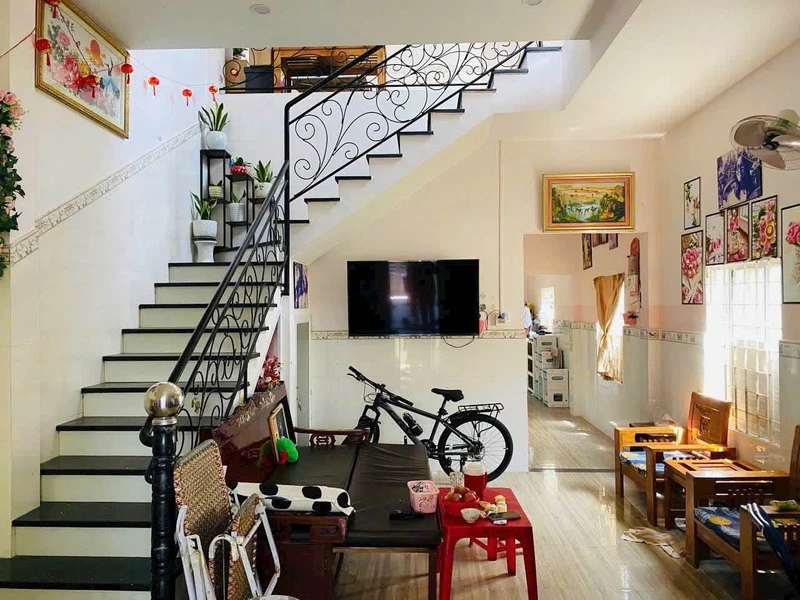 Nhà 1 trệt 1 lầu 90m2 mặt tiền Phú Thuỷ Phan Thiết