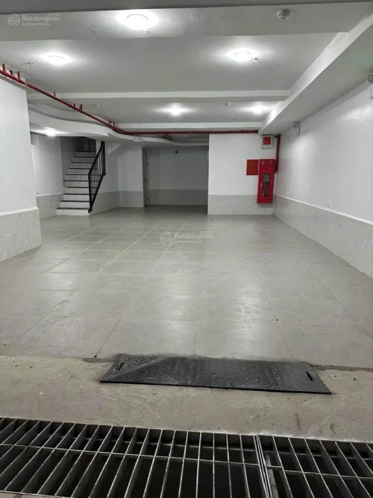Chính chủ bán tòa nhà văn phòng 100m2, 7 tầng thang máy, vị trí trung tâm đường Cổ Linh, Long Biên - Ảnh thu nhỏ 2