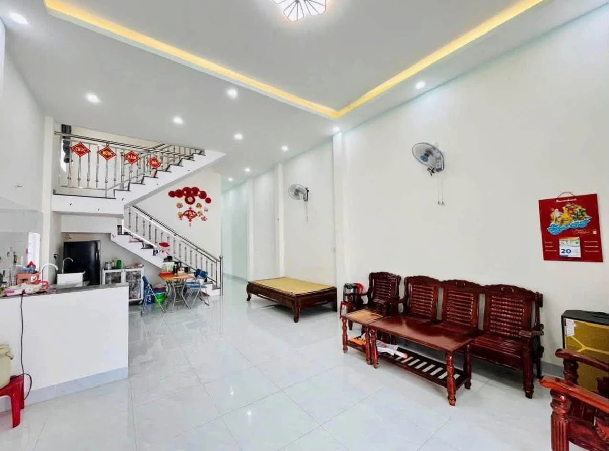 Bán nhà 1 mê hẻm 118 Y Nuê, TP Buôn Ma Thuột, 6x20m, giá 3,1 tỷ - Ảnh thu nhỏ 2
