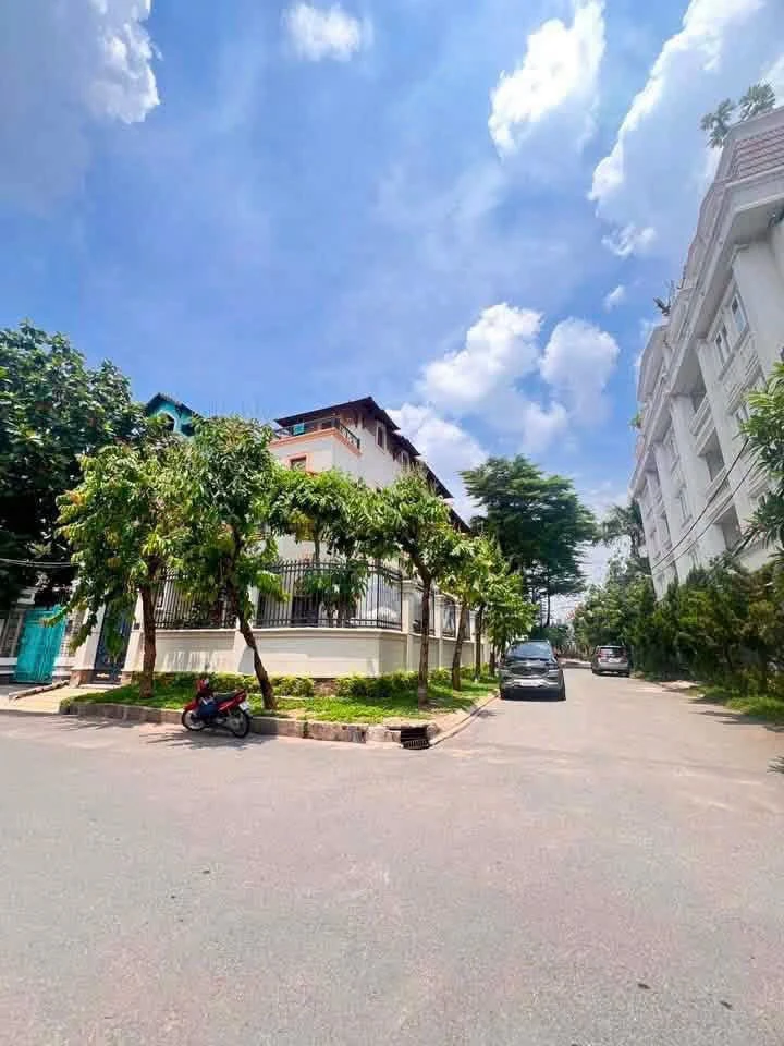 Bán biệt thự 233m² 3 tầng đường Nguyễn Văn Hưởng, Thảo Điền giá 60 tỷ - Ảnh thu nhỏ 2