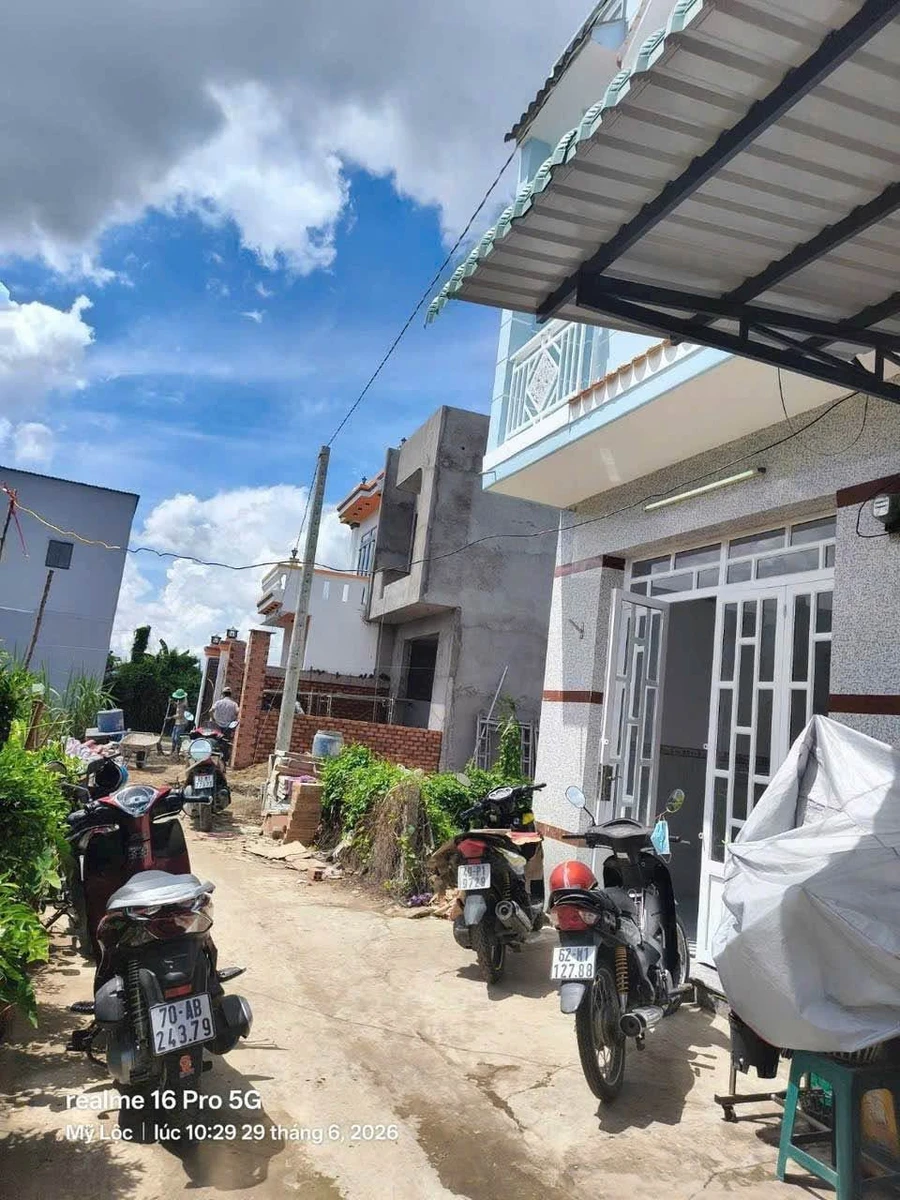 Bán nhà 1 trệt 1 lầu 30.4m² sổ hồng riêng 950 triệu - Ảnh thu nhỏ 2