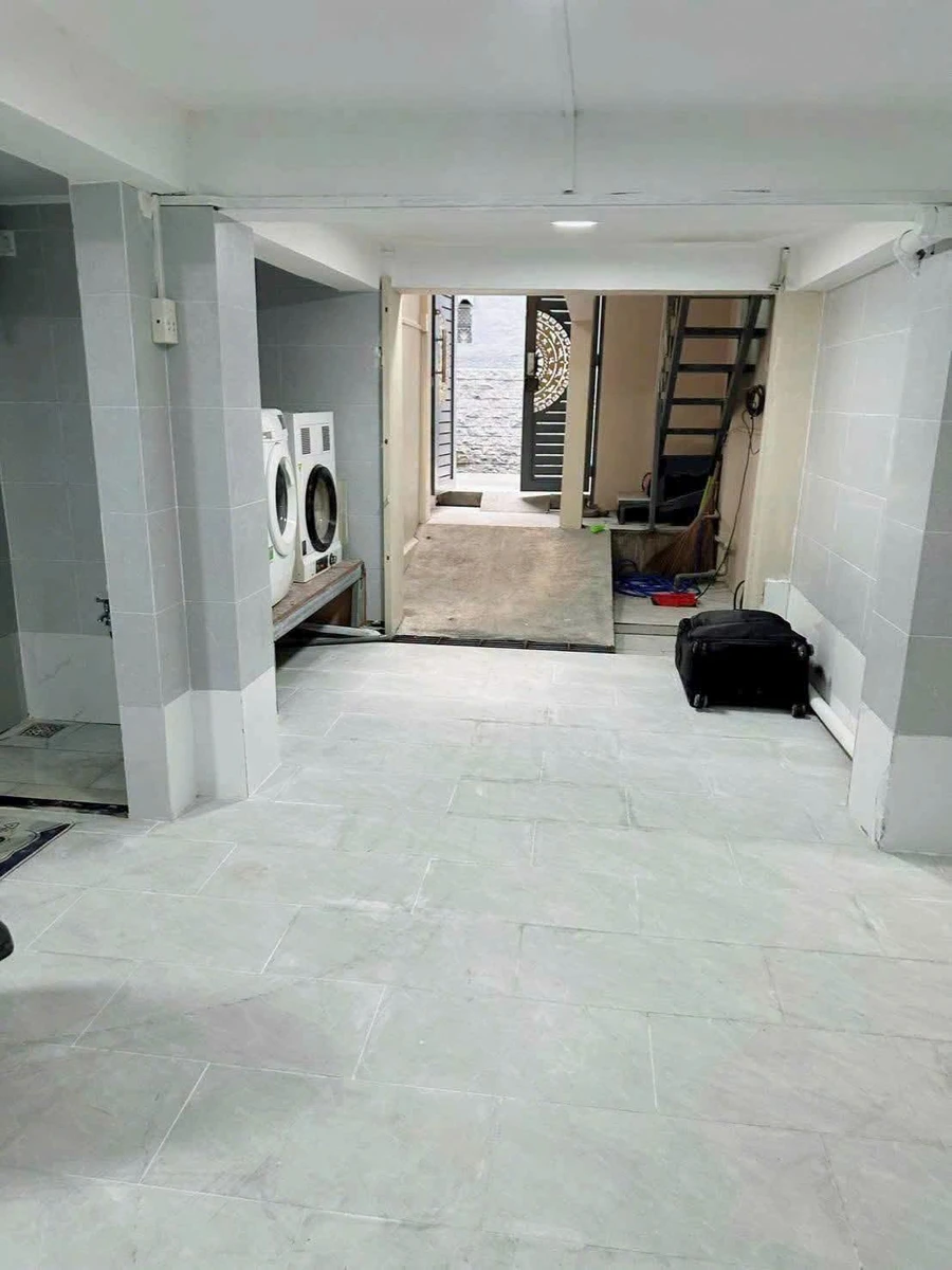 Bán nhà hẻm Tôn Đản Quận 4, 40m2, 1 hầm 4 lầu, dòng tiền 30tr/tháng, giá 5,199 tỷ - Ảnh thu nhỏ 2