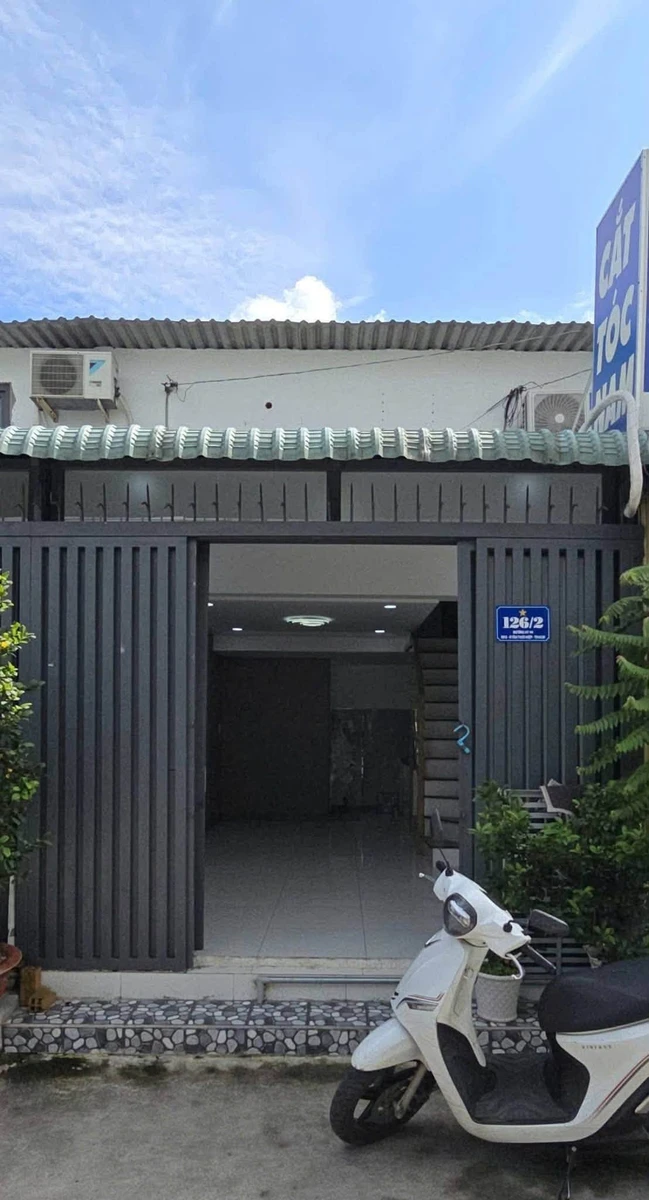 Bán nhà mặt tiền nhánh HT44, 3,5x7,6m, 2 phòng ngủ, giá 1,35 tỷ, Tân Thới Hiệp, Quận 12 - Ảnh 1