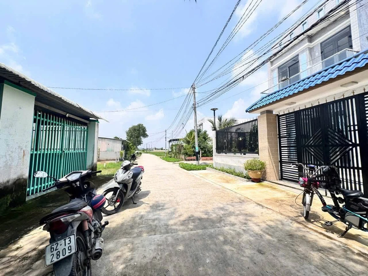 Bán nhà bê tông kiên cố 4,5x27m gần thị trấn Đức Hòa giá 1,28 tỷ - Ảnh thu nhỏ 2