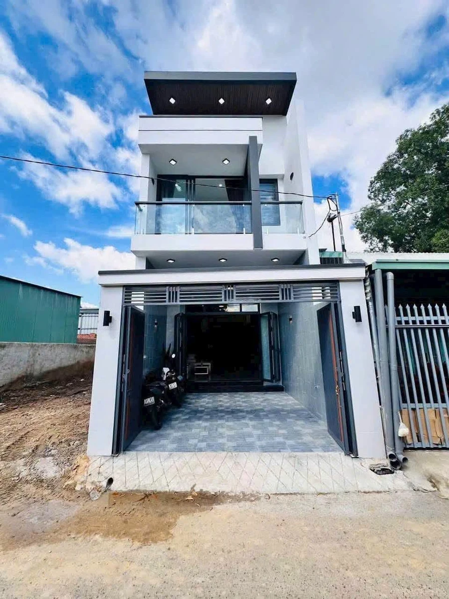 Bán nhà 1 trệt 1 lầu 3PN 2WC tại Phú Hòa, Thủ Dầu Một, Bình Dương giá 3,8 tỷ - Ảnh thu nhỏ 2