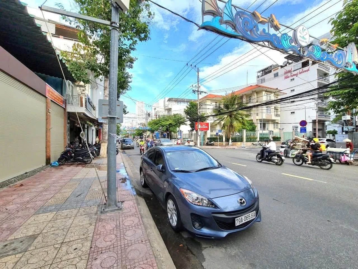 Cho thuê nhà 3 tầng mặt tiền Yersin, 223m2, Nha Trang, 100 triệu/tháng - Ảnh thu nhỏ 5