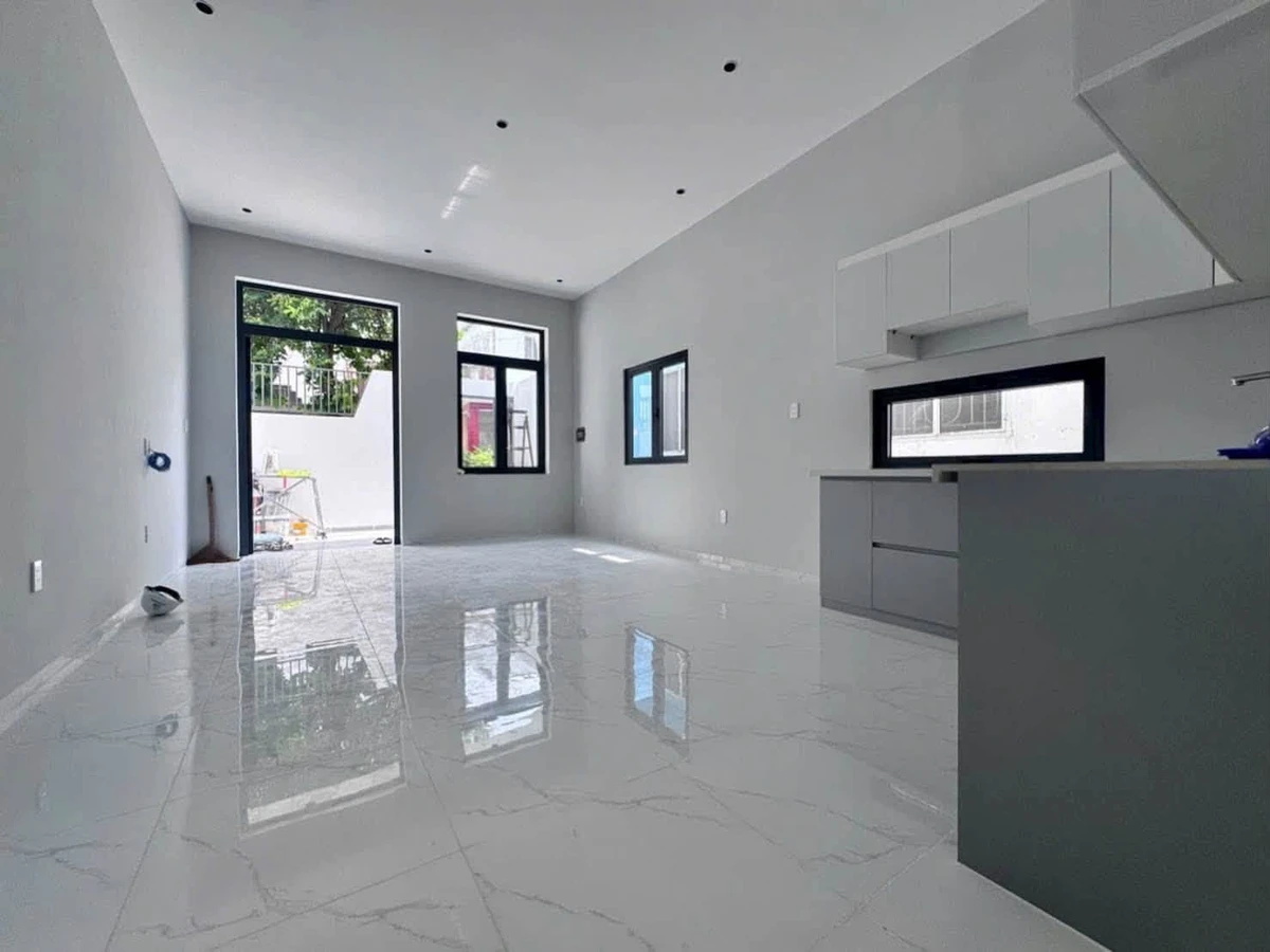 Bán nhà cấp 4 82m2 ngang 5,6m cách mặt tiền Lê Văn Việt 50m, Thủ Đức, giá 4,6 tỷ - Ảnh thu nhỏ 2
