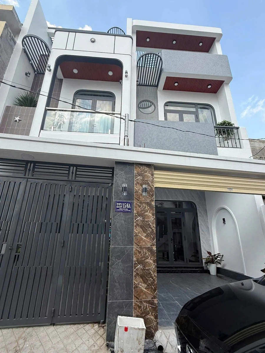 Nhà phố 2 phòng ngủ Thủ Dầu Một 3,36 tỷ - Ảnh 1