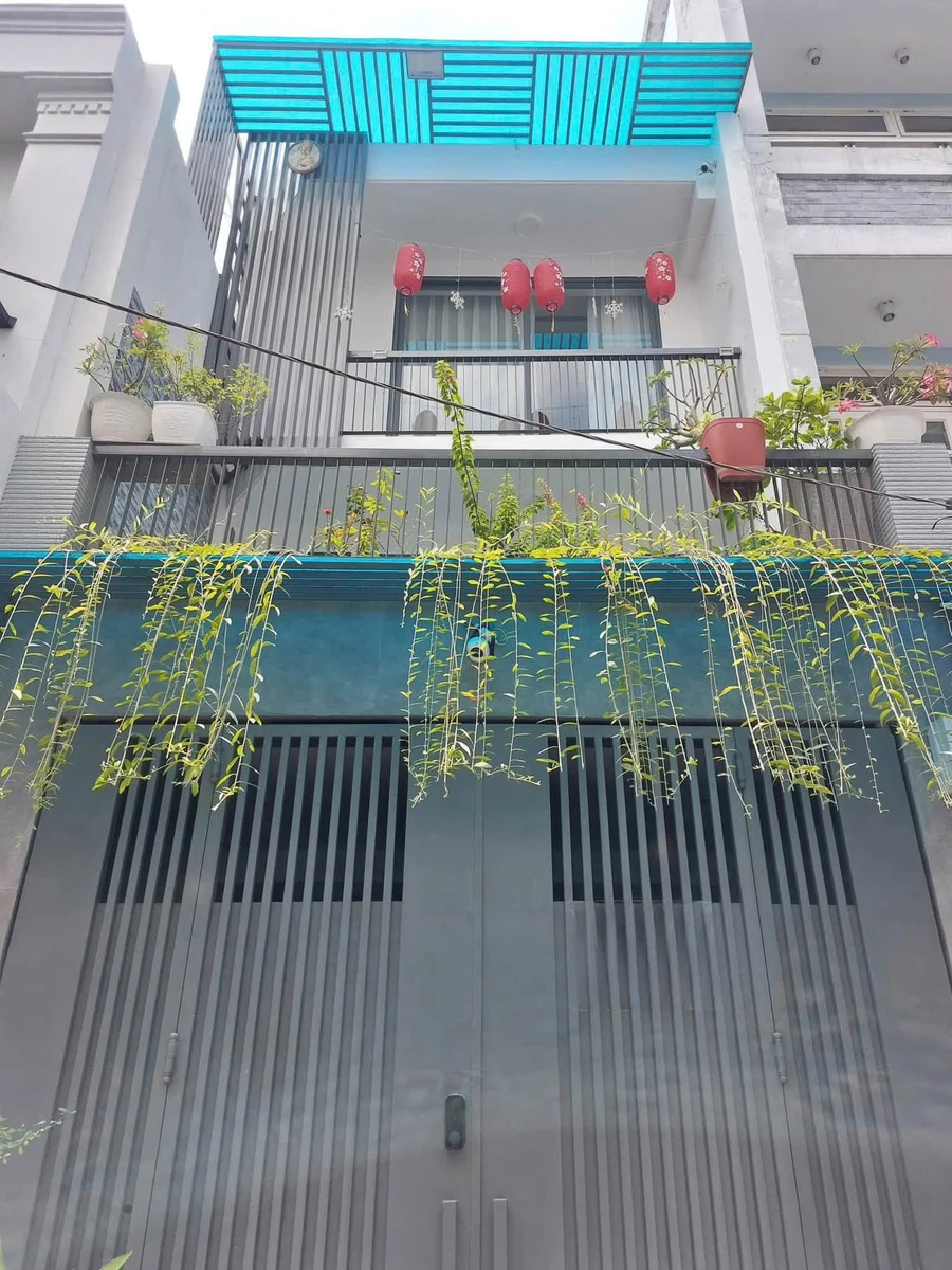 Bán nhà hẻm xe hơi 3 tầng 48m2 đường Lạc Long Quân, giá 7 tỷ - Ảnh 1