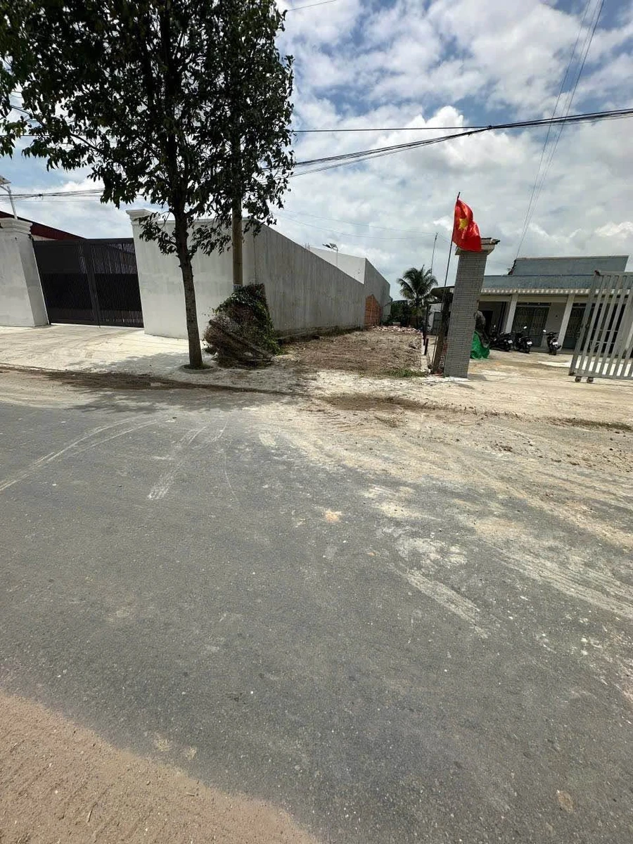 Bán nhà mặt tiền Mỹ Hạnh 98m2, 1 tỷ 590 triệu - Ảnh thu nhỏ 2