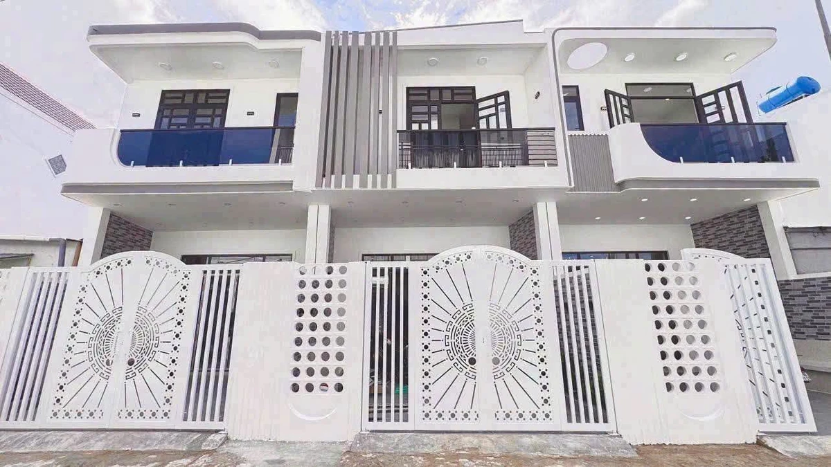 Bán nhà phố 2 mặt tiền 4,9x18m đường Sương Nguyệt Anh, Vĩnh Lạc, Rạch Giá - Ảnh 1