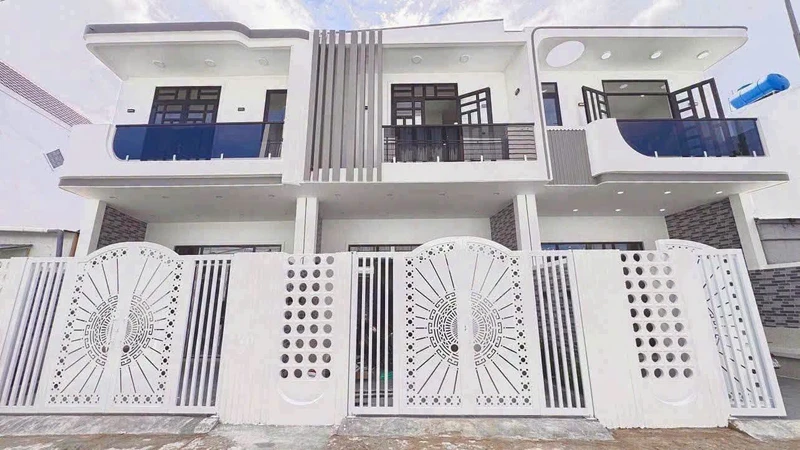Bán nhà phố 2 mặt tiền 4,9x18m đường Sương Nguyệt Anh, Vĩnh Lạc, Rạch Giá