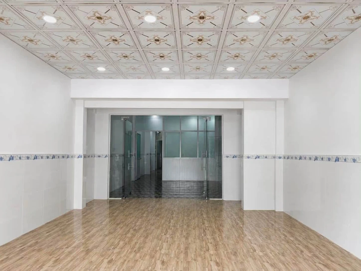 Cho thuê nhà mặt tiền Nguyễn Bỉnh Khiêm, Rạch Giá 110m2 - Ảnh thu nhỏ 2