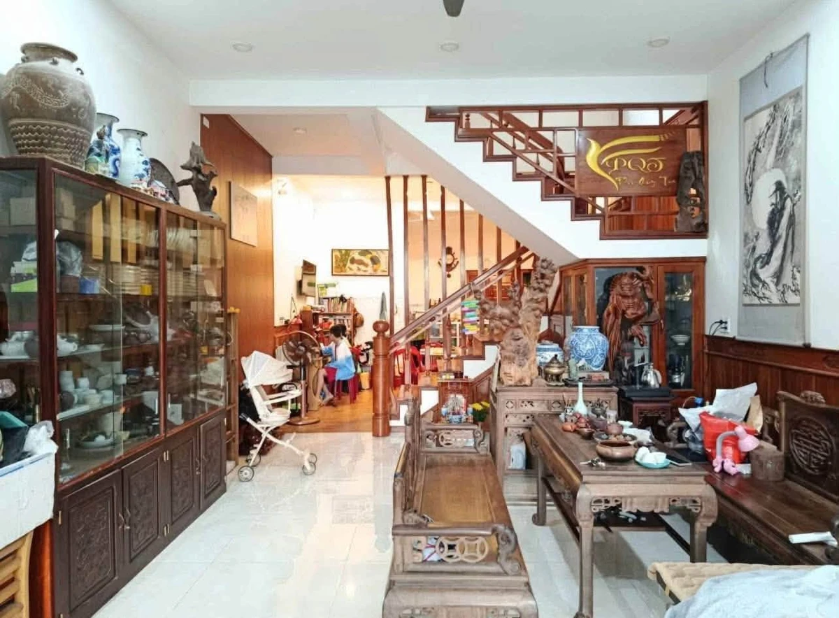 Bán nhà 3 tầng 90m2 hướng Nam Quang Trung Quảng Ngãi - Ảnh 1