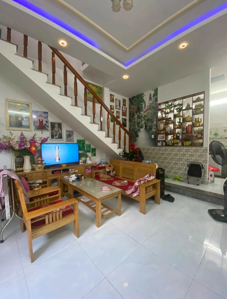 Bán nhà góc 2 mặt hẻm 47m², 2 tầng, đường Lê Hồng Phong, Quy Nhơn, giá 2,05 tỷ - Ảnh 1
