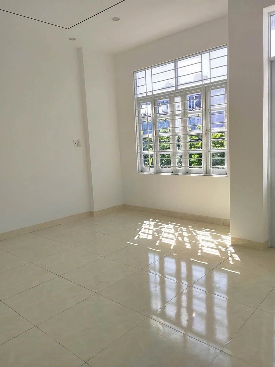 Bán nhà đúc 3PN 142m2 Tuy Hoà 2 tỷ 950 - Ảnh thu nhỏ 2