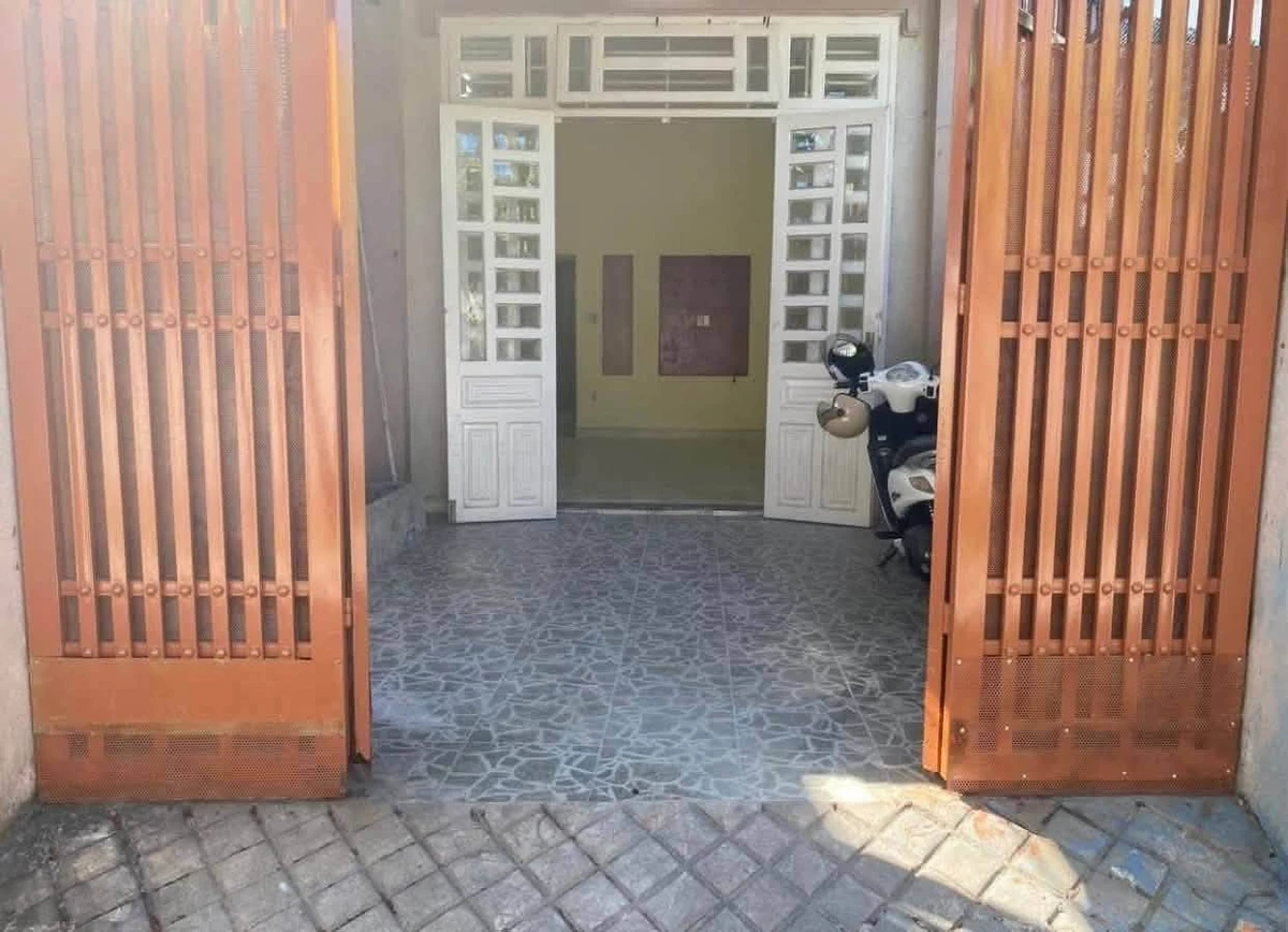 Bán nhà 1 trệt 1 lầu hẻm 77.7m2, 2PN, gần chợ Vũng Tàu - Ảnh 1
