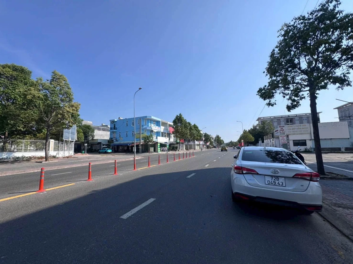 Bán cặp liền kề mặt tiền Võ Văn Kiệt, 205m2, Bà Rịa - Ảnh thu nhỏ 3