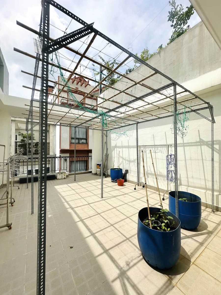 Bán nhà 4 tầng BTCT 82m2, 4 phòng ngủ, tặng full nội thất tại Cư xá Phú Thọ, Quận 11 - Ảnh thu nhỏ 5