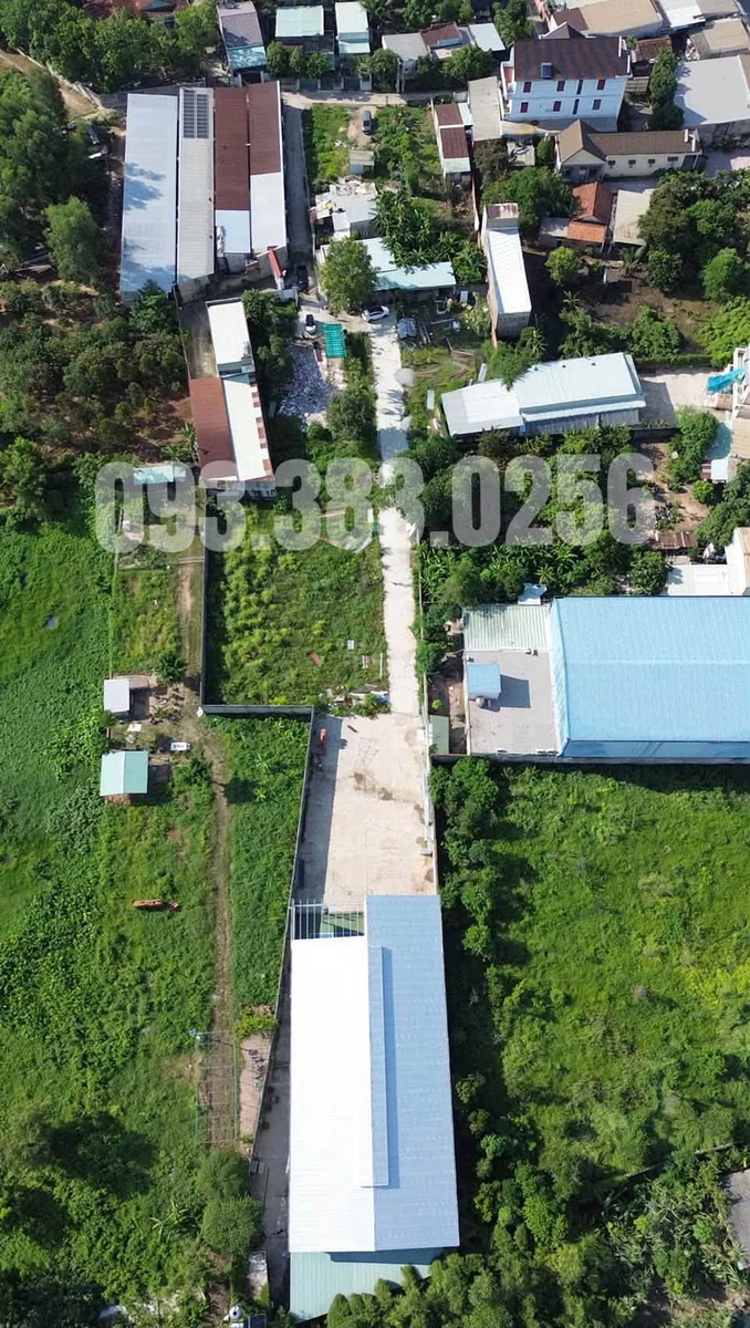 Bán đất 4.300m² có 300m² thổ cư sát cổng KCN Mỹ Phước 3, Bình Dương giá 17 tỷ - Ảnh 1