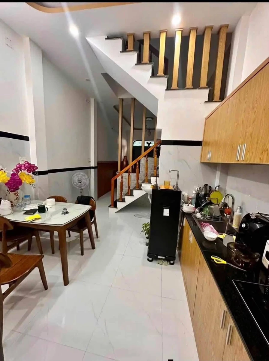 Bán nhà hẻm 3 tầng 105m2 đường Nguyễn Thị Minh Khai, trung tâm Quy Nhơn - Ảnh thu nhỏ 2