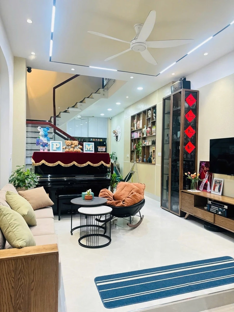 Bán nhà Đình Phong Phú 52,3m² 3PN 3WC giá 7,9 tỷ, Quận 9 - Ảnh thu nhỏ 2