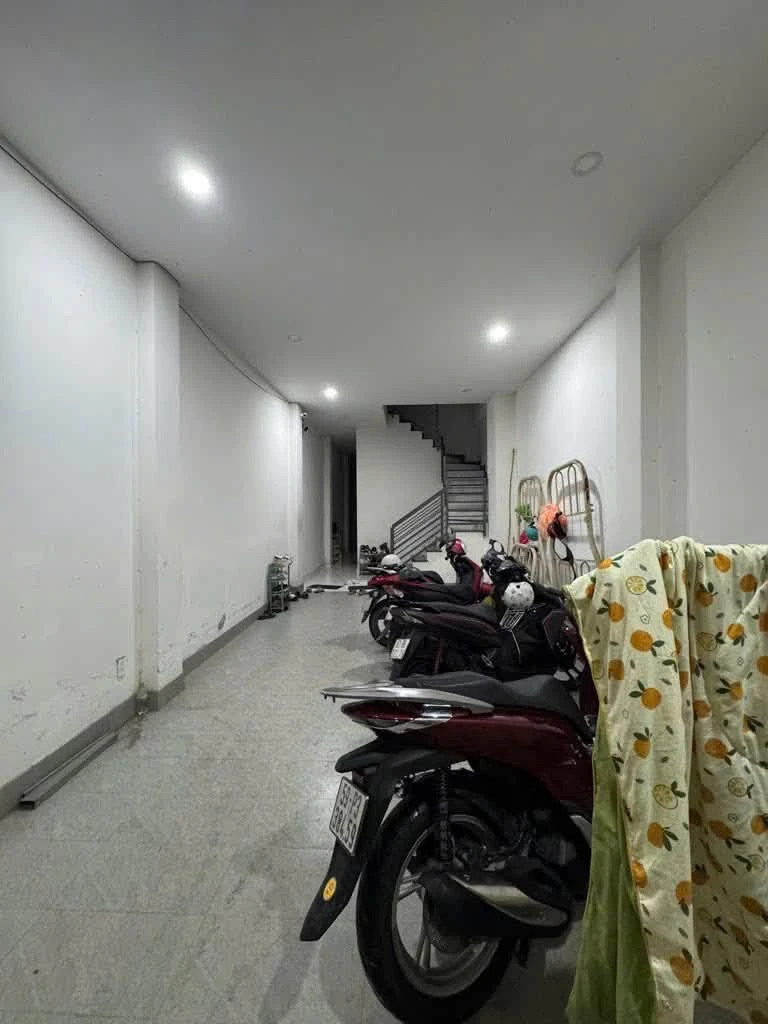 Bán nhà 3 tầng 94m2 Tăng Nhơn Phú B, Thủ Đức, hẻm xe tải, giá 6,7 tỷ - Ảnh thu nhỏ 2