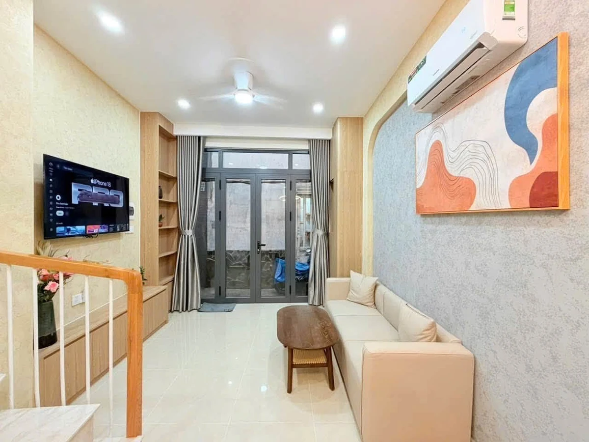 Bán nhà 2 tầng 2PN Ngô Tất Tố gần City Garden, Bình Thạnh, 18m², 4.18 tỷ - Ảnh 1