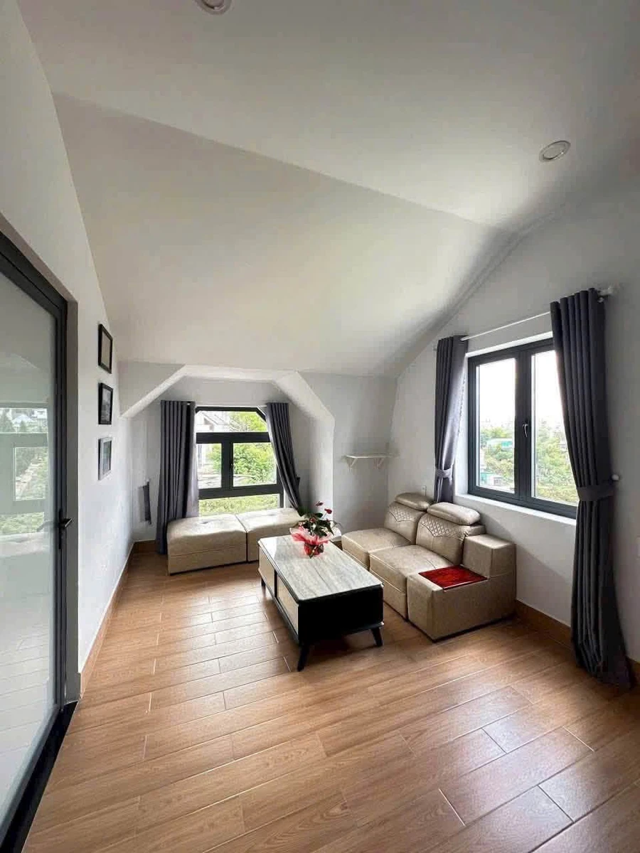 Bán villa 200m² 5 phòng ngủ Nguyễn Trung Trực, Đà Lạt, 15 tỷ - Ảnh thu nhỏ 2
