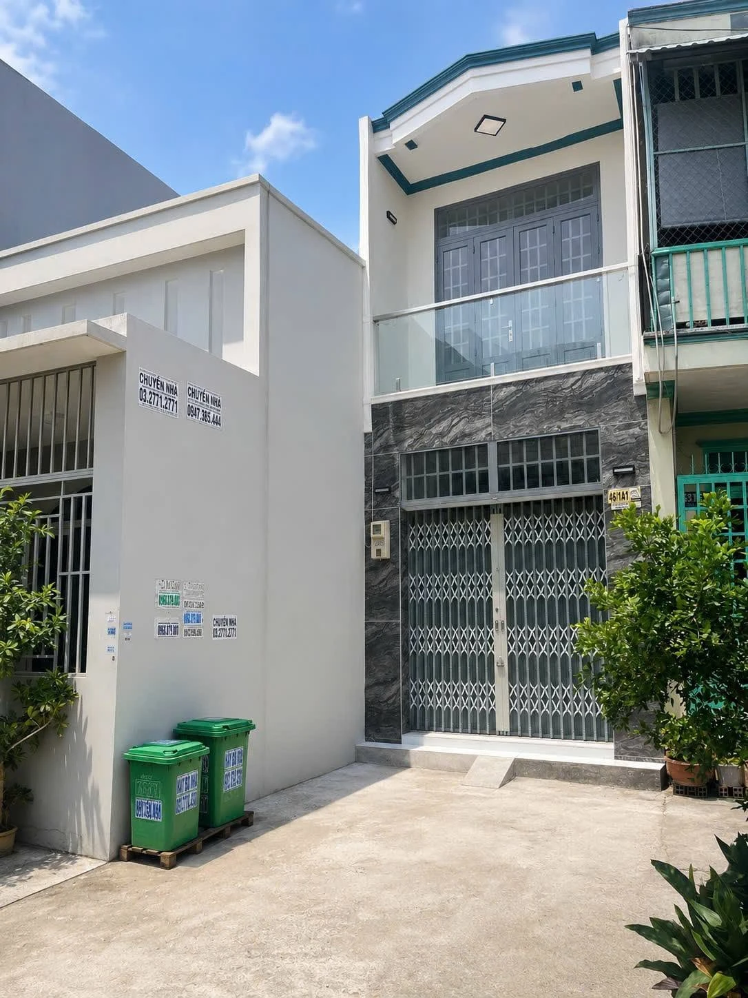 Bán nhà 1 trệt 1 lầu 3x8m, 2PN, sổ hồng riêng, Xuân Thới Đông, Hóc Môn, giá 2,25 tỷ - Ảnh 1