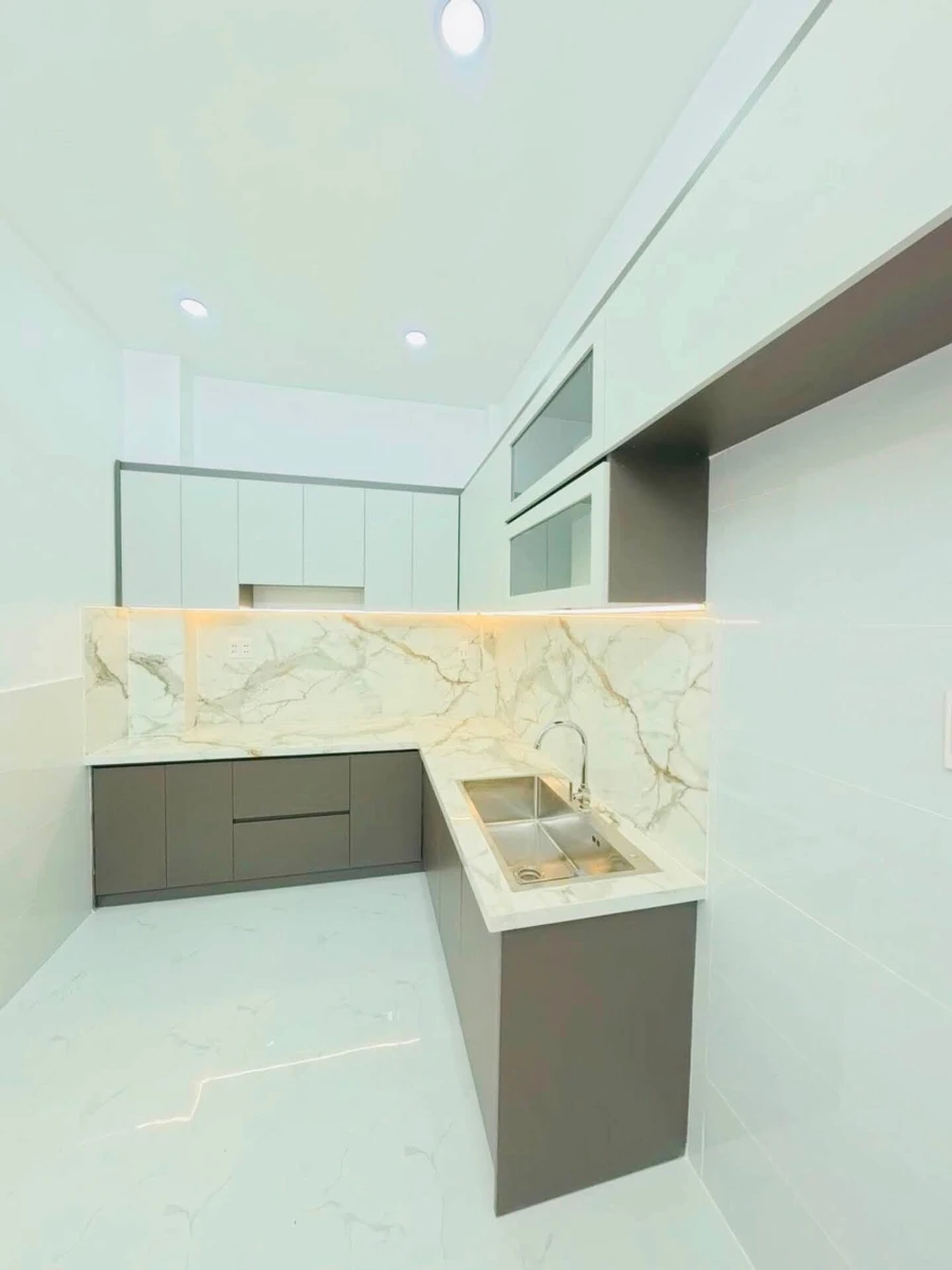 Bán nhà 2 tầng 55m2 hẻm xe hơi, 3PN, full nội thất, giáp Tỉnh Lộ 10 khu Tên Lửa - Ảnh thu nhỏ 3