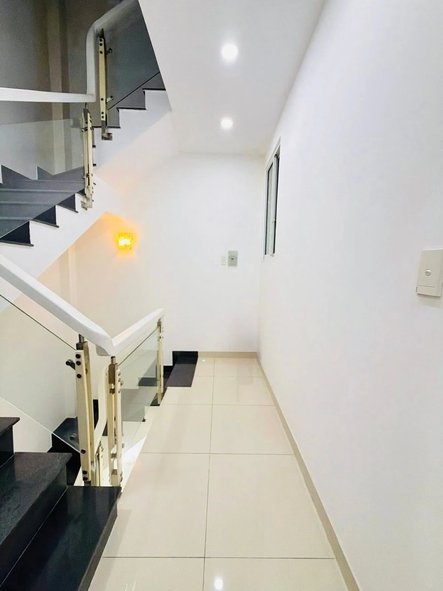 Bán nhà 4 tầng mặt tiền Phú Nhuận, 114m², 3PN, 7.35 tỷ - Ảnh thu nhỏ 2