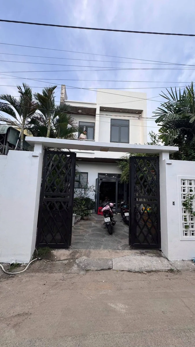 Bán nhà 103,8m² sân ô tô nhánh DX043 gần KDC Hiệp Thành 3, Thủ Dầu Một, giá 3,85 tỷ - Ảnh 1