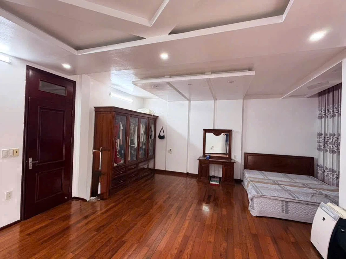 Nhà 4 tầng bán mặt tiền 7m, 126m² Lê Hồng Phong - Ảnh thu nhỏ 3