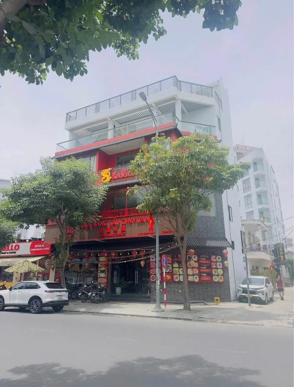 Bán nhà góc 3 mặt tiền 130m2, 4 tầng có thang máy, đường Nguyễn Thiện Thuật nối dài, Nha Trang