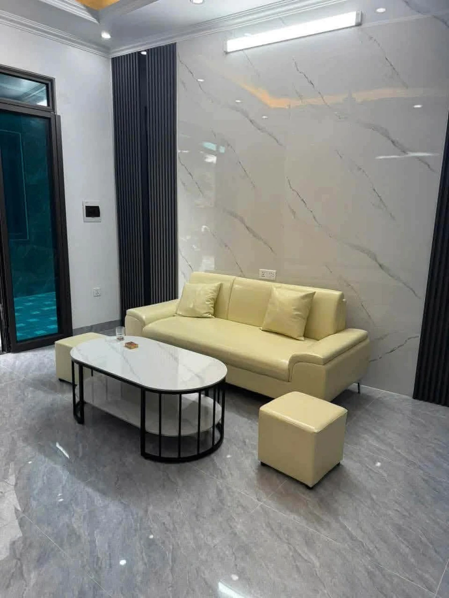 Bán nhà 3 tầng 41,7m2 gần Big C, 1,9 tỷ - Ảnh 1