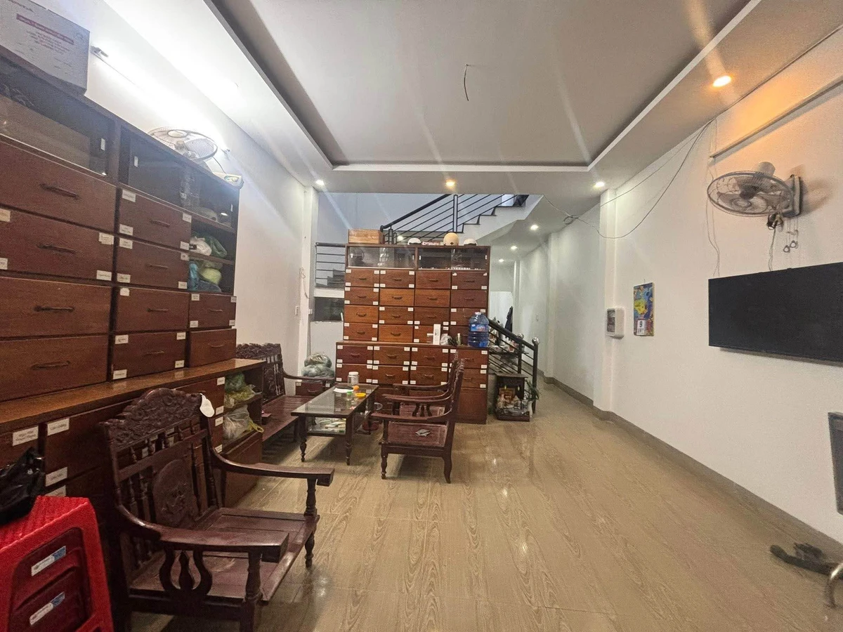 Bán nhà mặt tiền Nơ Trang Gưh, phường Thành Nhất, 4.6x19m, 3 phòng ngủ, giá 4,99 tỷ - Ảnh thu nhỏ 2