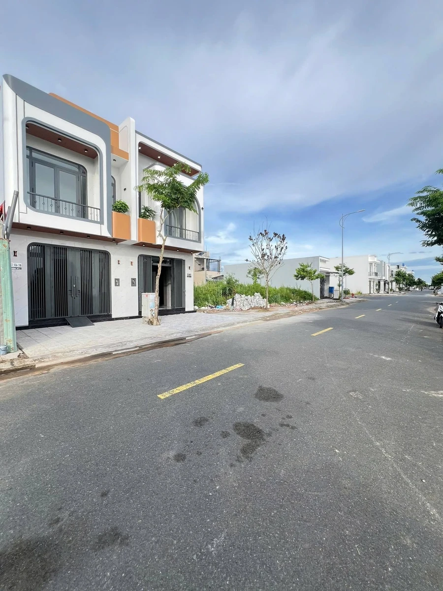 Bán nhà 1 trệt 1 lầu 90m2 Rạch Giá, Kiên Giang 3.5 tỷ - Ảnh thu nhỏ 2