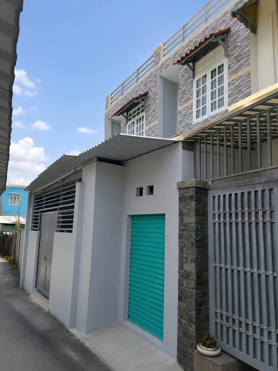 Bán nhà 3 tầng mặt tiền đường số 68,2m² 4PN, Linh Chiểu, Thủ Đức, hơn 4 tỷ - Ảnh 1