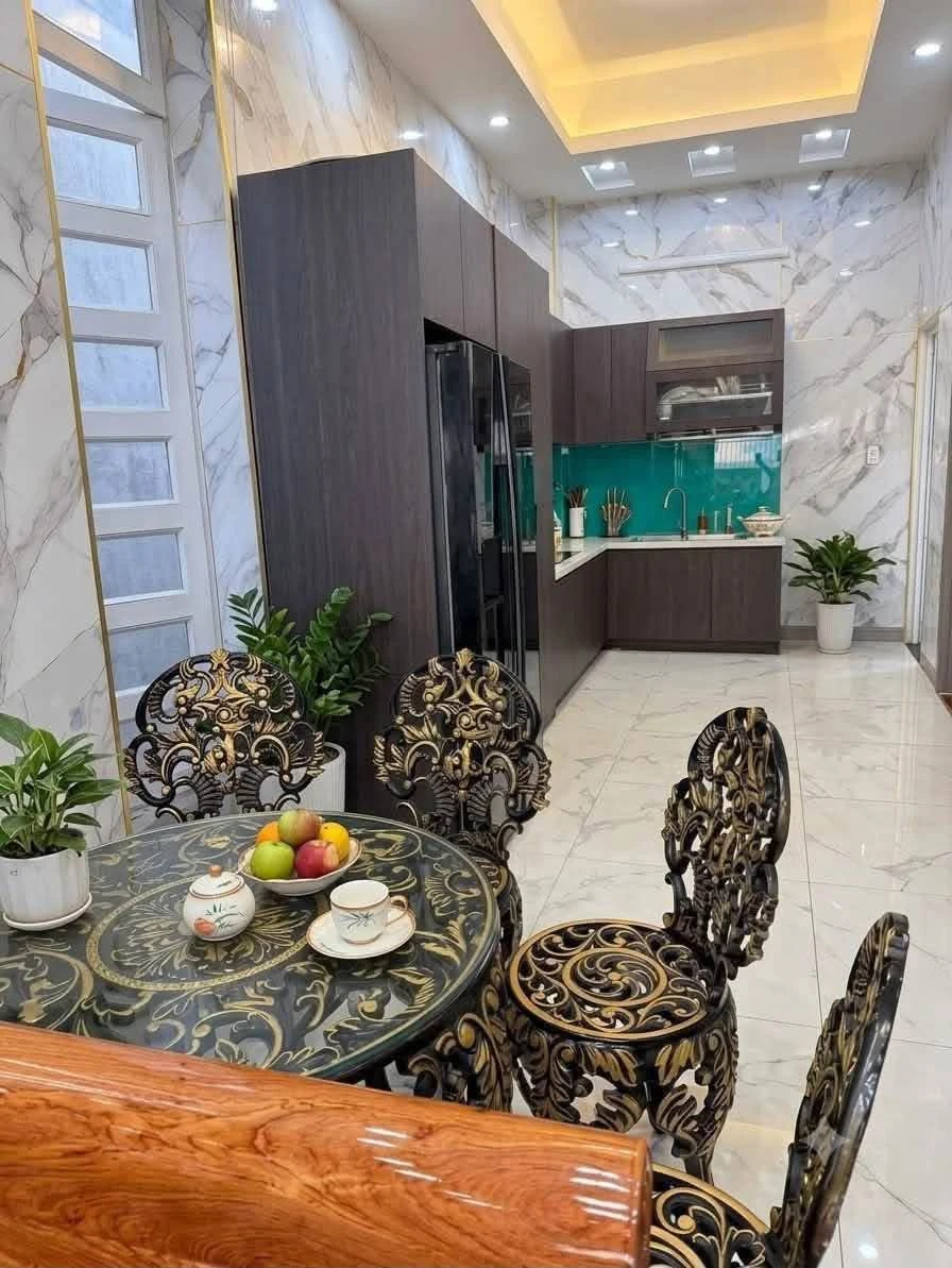 Bán nhà 1 trệt 2 lầu Nguyễn Du, Dĩ An, 106,6m² giá 5,9 tỷ - Ảnh 1