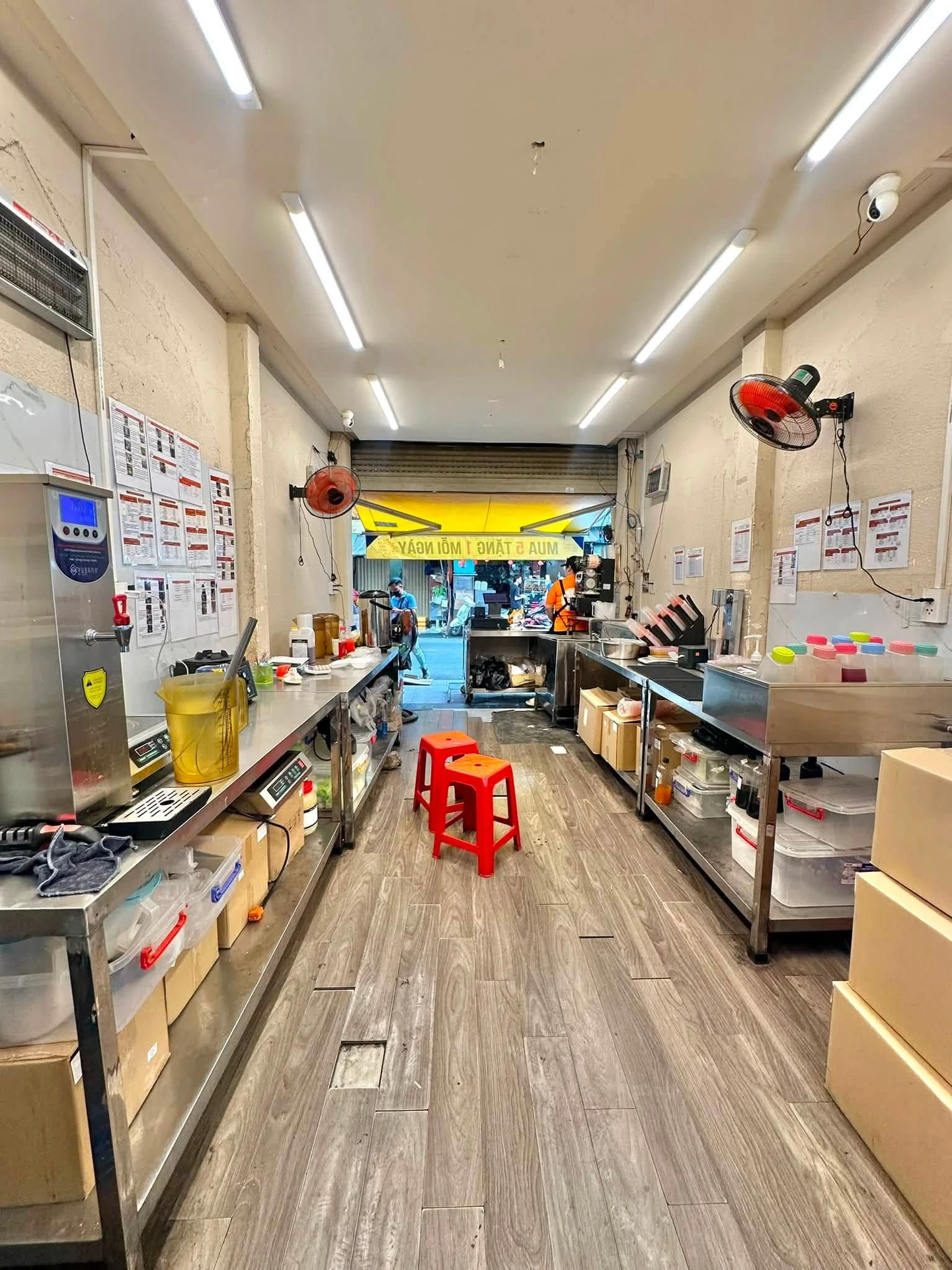 Bán shophouse 30m2 mặt tiền Nguyễn Thượng Hiền, Quận 3 - Ảnh 1